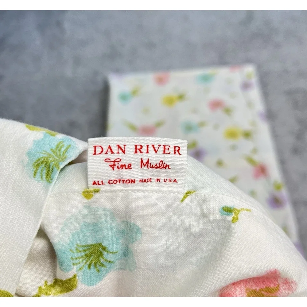 Dan River Fine Muslim Set Of 2 Pillowcases Vtg 100% Cotton White Floral Cottage